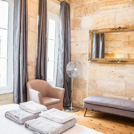 Exceptionnelle Maison, Emplacement De Reve Dans Le Quartier Trendy De *